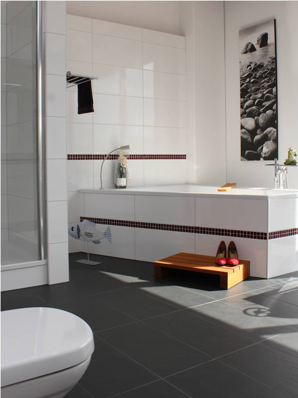 Barrierearmes Bad im Bestand modern umgesetzt